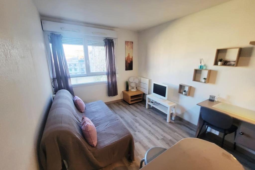 Fully Equipped Apartment St Charles Station Марсилия Екстериор снимка